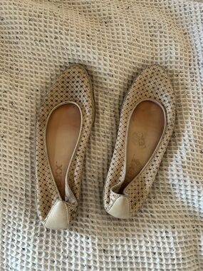 The flexx woven cream flats 7.5
